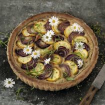 Zucchinitarte mit Kräutern