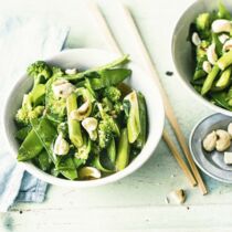 Grünes Wok-Gemüse mit Cashews Grünes Wok-Gemüse mit Cashews