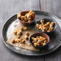 Geröstete Kichererbsen mit Knoblauch und Parmesan Geröstete Kichererbsen mit Knoblauch und Parmesan