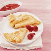 Crêpes mit Himbeersauce Crêpes mit Himbeersauce