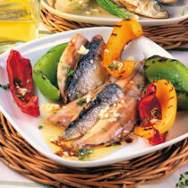 Gegrillte Sardinenfilets mit Paprika Gegrillte Sardinenfilets mit Paprika
