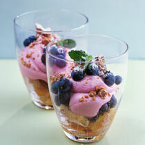 Himbeer-Fool mit Löffelbiskuit