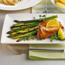 Gegrillter Spargel mit Tunfisch