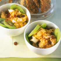 Süße Polenta mit Früchten Süße Polenta mit Früchten