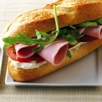 Schinkenbrötchen mit Rucola Schinkenbrötchen mit Rucola