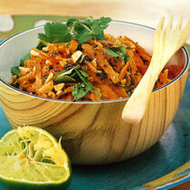 Möhren-Erdnuss-Rohkost Möhren-Erdnuss-Rohkost