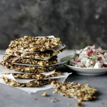 Cracker mit Radieschen-Hüttenkäse