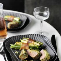 Lammlachse mit Petersilien-Senf-Kruste Lammlachse mit Petersilien-Senf-Kruste