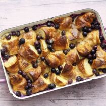 Heidelbeer-Kuchen mit Croissants Heidelbeer-Kuchen mit Croissants