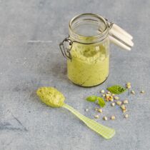 Basilikum-Mandel-Aufstrich Basilikum-Mandel-Aufstrich