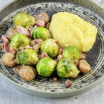 Rosenkohlpfanne mit Polenta