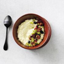 Süße Hirse mit Trockenfrüchten