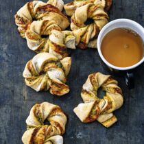 Kürbis-Knoten mit grünem Pesto Kürbis-Knoten mit grünem Pesto