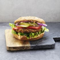 Schwarze-Bohnen-Burger mit Cocktailsauce Schwarze-Bohnen-Burger mit Cocktailsauce