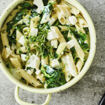 One-Pot-Pasta mit Spinat & Feta