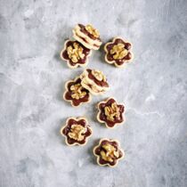 Walnussblumen mit Marzipan Walnussblumen mit Marzipan