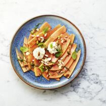 Papaya-Carpaccio mit Hüttenkäse