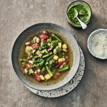 Provenzalische Gemüsesuppe
Soupe au Pistou Provenzalische Gemüsesuppe
Soupe au Pistou