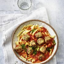 Paprika-Pasta mit 
Gemüsebällchen