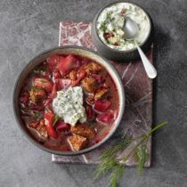 Rindfleisch-Borschtsch mit Apfel-Schmand