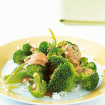 Brokkoli mit Satésauce