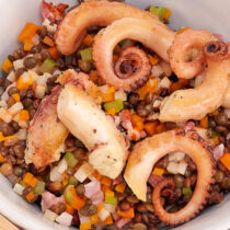 Gebratener Oktopus auf Linsen Gebratener Oktopus auf Linsen