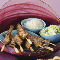 Satéspießchen mit Chinakohlsalat