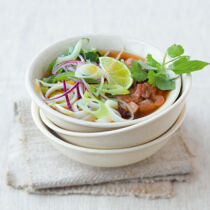 Vietnamesische Rindfleischsuppe