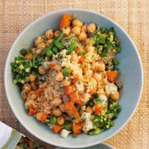 Gemüse-Couscous mit Kichererbsen