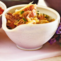 Zwiebel-Speck-Pasta mit Salbei