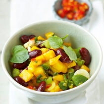 Bohnen-Mango-Salat mit Minze