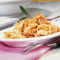 Rahmnudeln mit Walnüssen Rahmnudeln mit Walnüssen