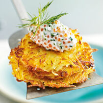 Kartoffel-Sellerie-Tartes mit Saiblingskaviar Kartoffel-Sellerie-Tartes mit Saiblingskaviar