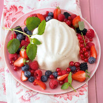 Bayrisch Creme mit Beeren