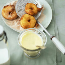 Apfelküchlein mit Vanillesauce Apfelküchlein mit Vanillesauce