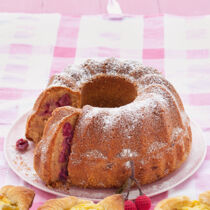 Kirsch-Mandel-Gugelhupf Kirsch-Mandel-Gugelhupf