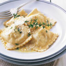 Steinpilzravioli in Thymianbutter