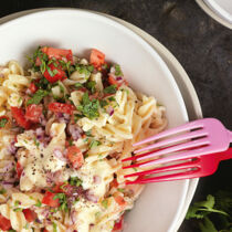 Nudelsalat mit Koriander