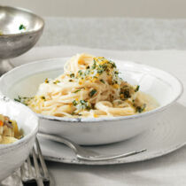 Zitronen-Mascarpone-Sauce mit Pistazien-Gremolata Zitronen-Mascarpone-Sauce mit Pistazien-Gremolata