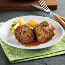 Rindsrouladen mit Paprikafüllung Rindsrouladen mit Paprikafüllung