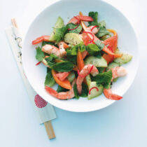 Asiasalat mit Garnelen, Papaya und Gurken Asiasalat mit Garnelen, Papaya und Gurken
