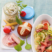 Biergartenteller mit Rettichsalat