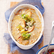 Wirsing-Hack-Auflauf mit Äpfeln