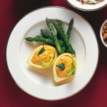 Grüner Spargel mit Safran-Mandel-Sauce Grüner Spargel mit Safran-Mandel-Sauce