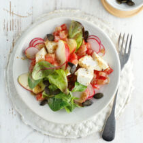 Bunter Salat mit Mozzarella Bunter Salat mit Mozzarella