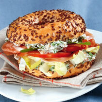 Schinken-Bagels mit Rucola