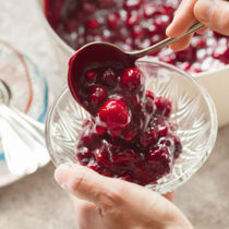 Rote Grütze mit Sauerkirschen