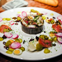 RADICCHIO IN INSALATA CON ACCIUGHE