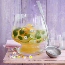 Holunder-Kräuterbowle