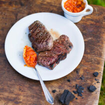 Steak mit Tomaten-Pfirsich-Salsa Steak mit Tomaten-Pfirsich-Salsa